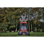 Milwaukee Tondeuse à gazon autotractée 3-en-1 46 cm double batterie (2x18V) M18 FUEL. – Image 3