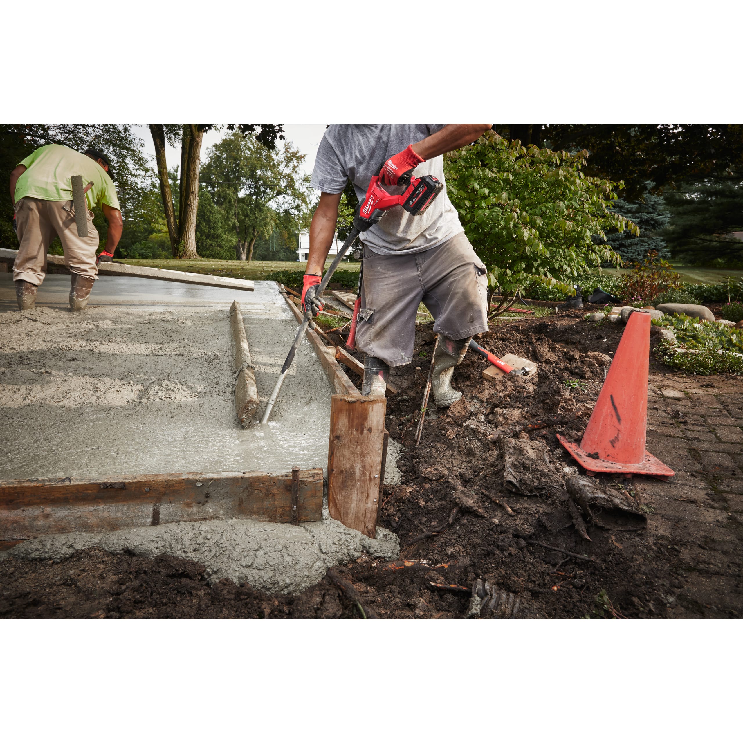 M18_FCVN12-551--App_1 MILWAUKEE Concrete Vibrator - Image 1