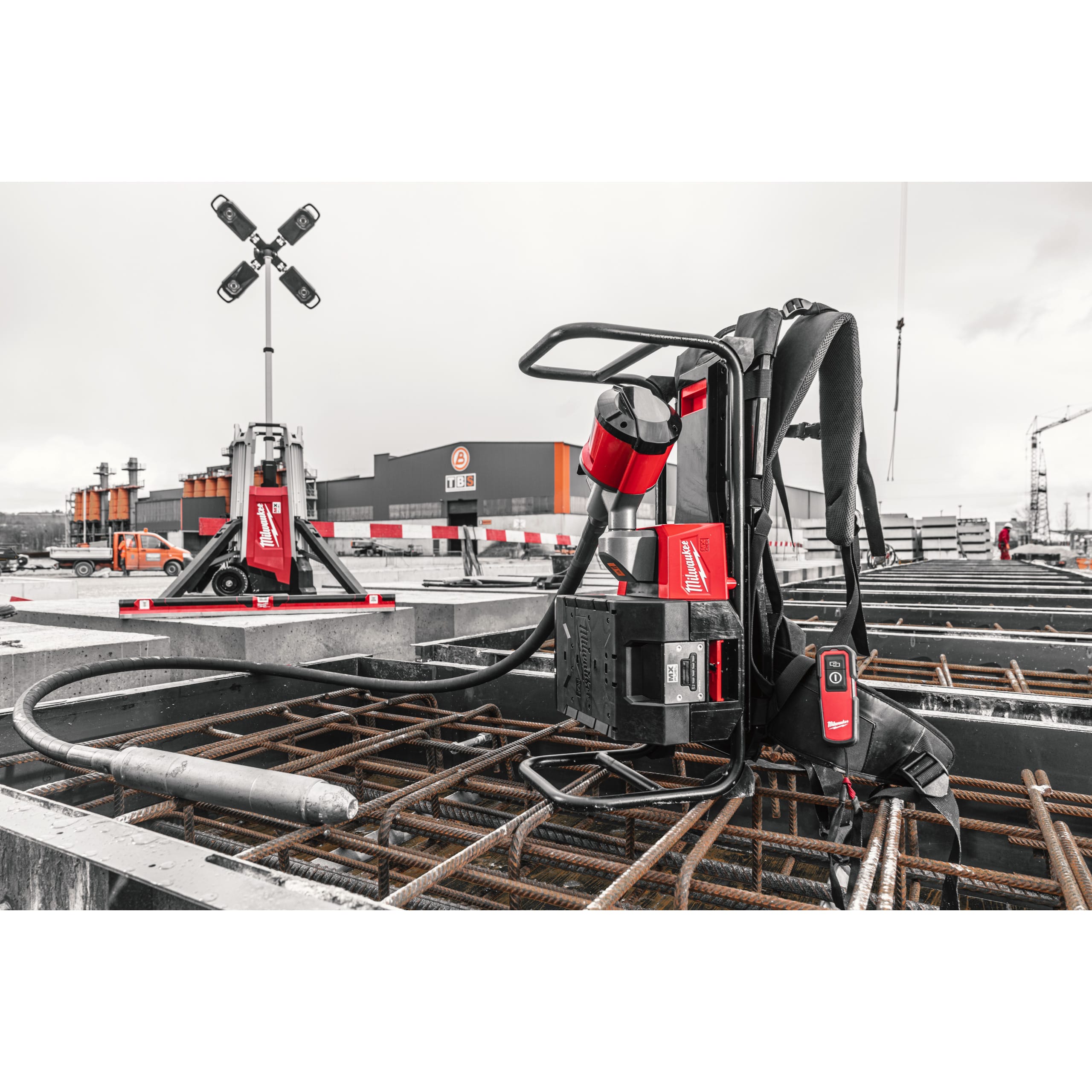 MXF_CVBPKIT-602--App_1 MILWAUKEE Vibratore per calcestruzzo - immagine 1