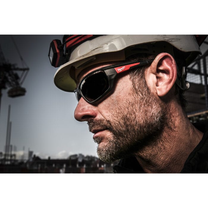 milwaukee occhiali di sicurezza performance