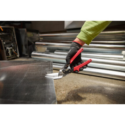 Milwaukee cisaille à double levier longues lames inclinées à gauche.