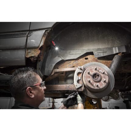 milwauke torcia compatta 500l con batteria interna ricaricabile usb