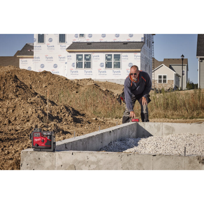 milwaukee laser lineare verde m12™ a 3 linee 360° con auto allineamento