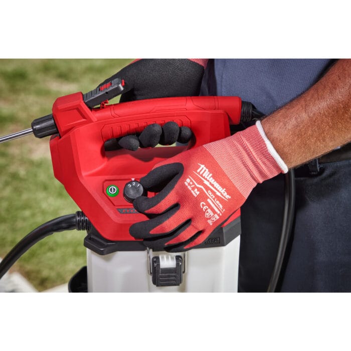 Milwaukee m12™ 3.7-liter chemical agent sprayer pump