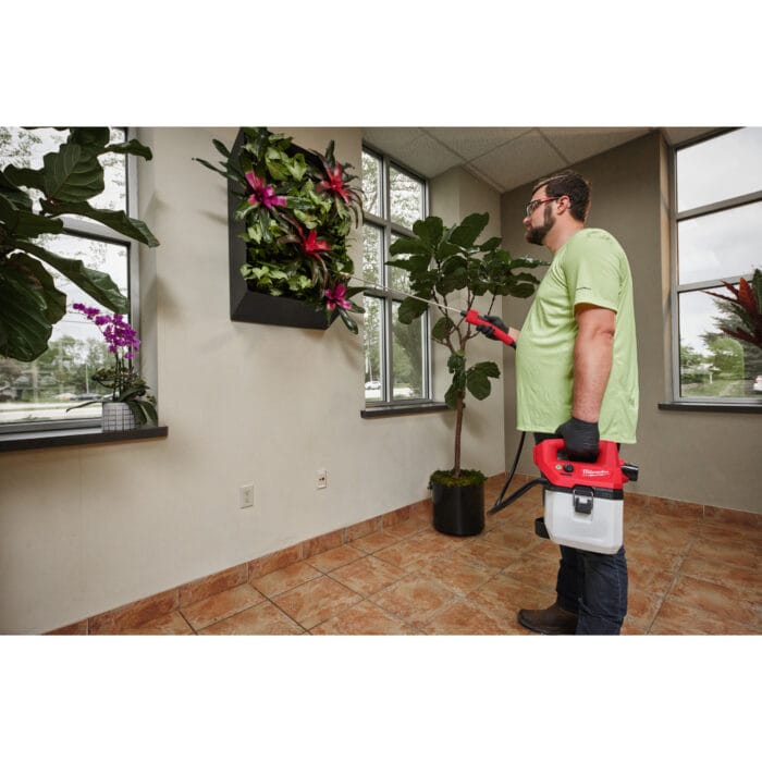 Milwaukee m12™ 3.7-liter chemical agent sprayer pump