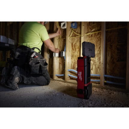 milwaukee m12™ packout™ strahler 1.400 lumen