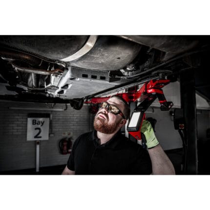 milwauke lampada sottoscocca 1.200l m12™