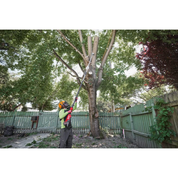 Milwaukee m18 fuel™ telescopic pole pruner 30 cm